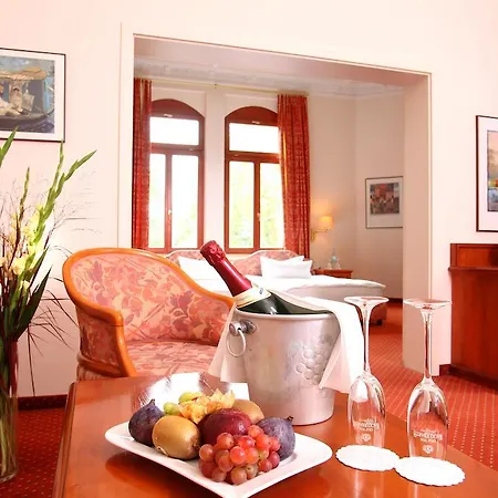 فندق Artushof 4*